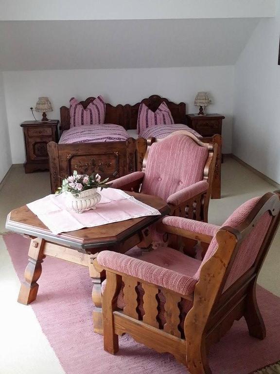 Gast- Und Pensionhaus Zur Linde Staufenberg  Habitación foto